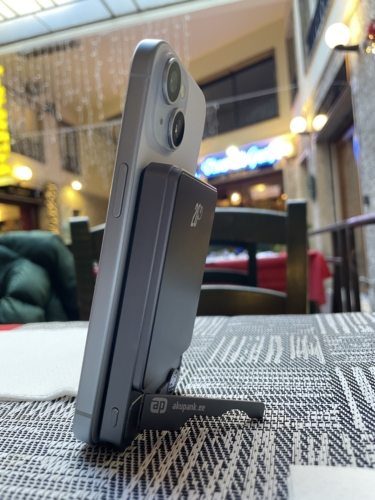 Īpaši plāns ārējais akumulators ar statīvu “F15-10k” (10 000 mAh) photo review